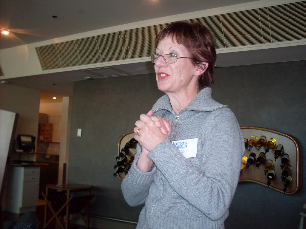 http://i617.photobucket.com/albums/tt253/Tondiane/Lottos%20Tasmania/SDC10374.jpg
