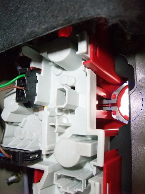 Need Help How to Replace Passenger side Reverse Light? Volkswagen Passat Forum