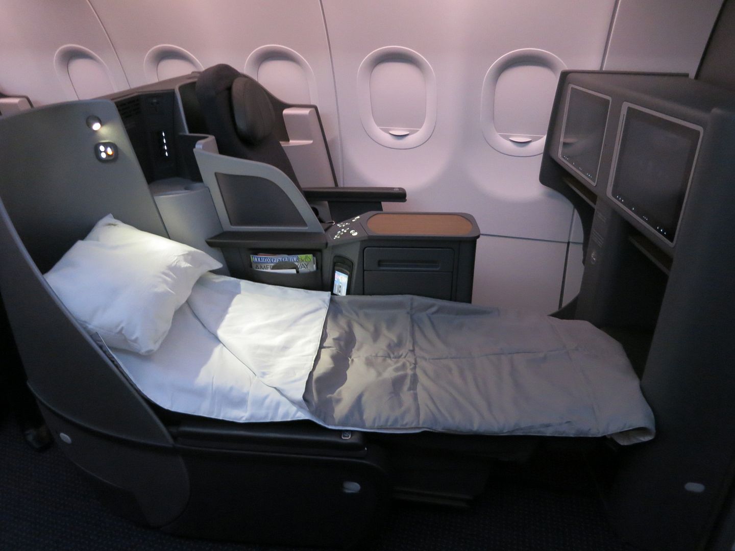 American S New 757 International Business Class Seat Revealed