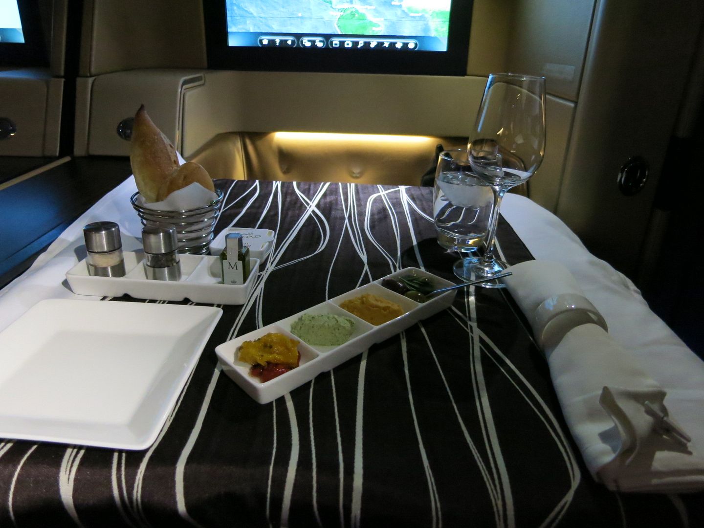 Etihad First Class IAD-AUH meal service