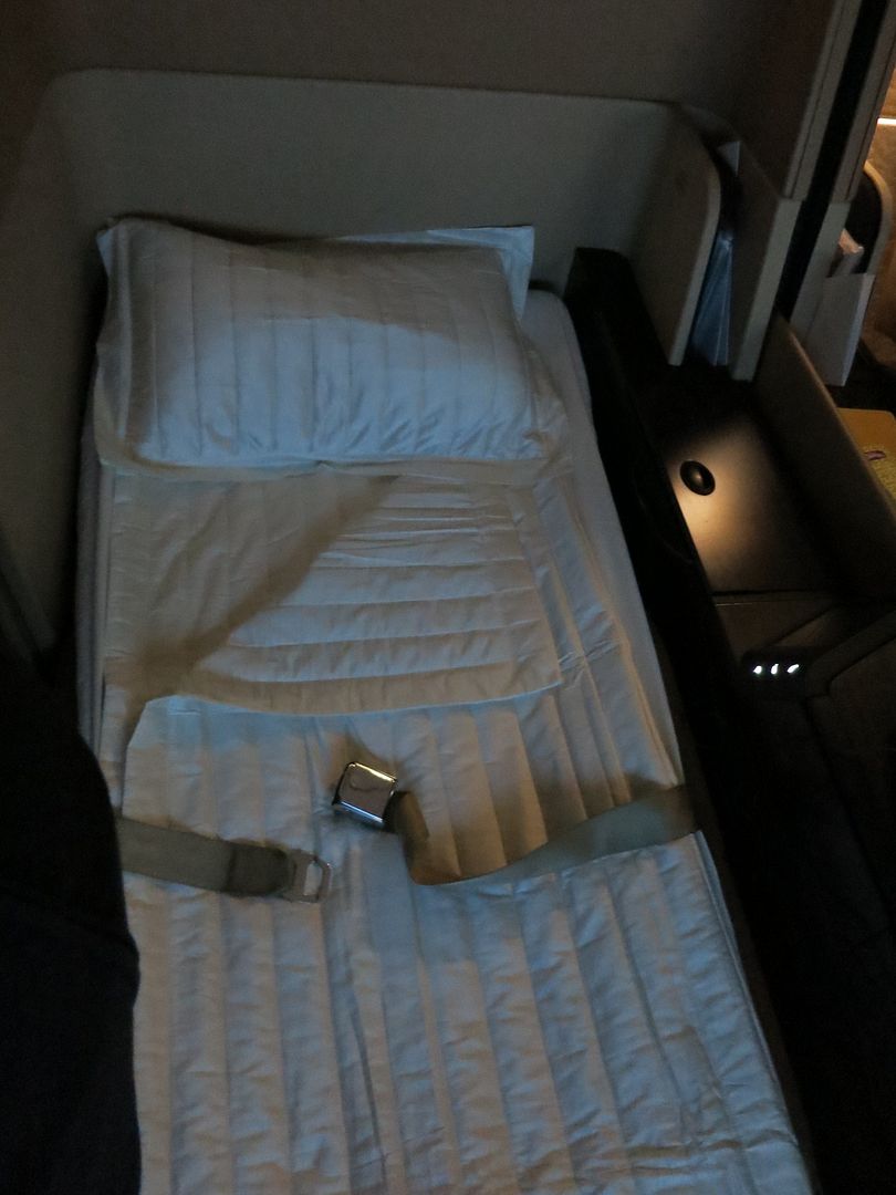 Etihad First Class bed IAD-AUH 