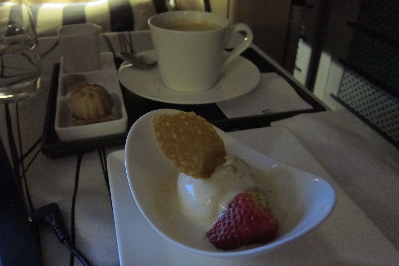 Etihad First Class Cabin Abu Dhabi - Dusseldorf Meal Service