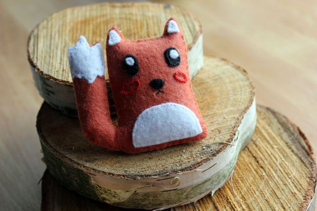 Fox Brooch - Finished & craft booth testing