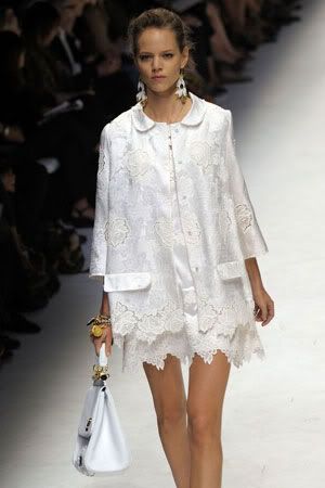http://i617.photobucket.com/albums/tt259/fashion_news/Dolce--Gabbana-1.jpg?t=1285600120