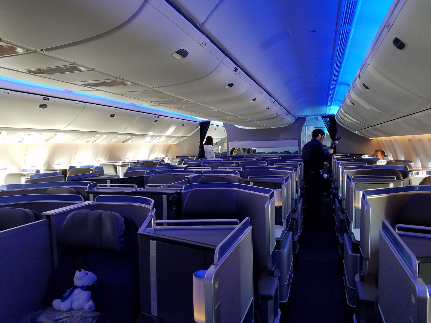 United's New Boeing 767 Polaris Seats Sure Look Six-Across, Not Three ...
